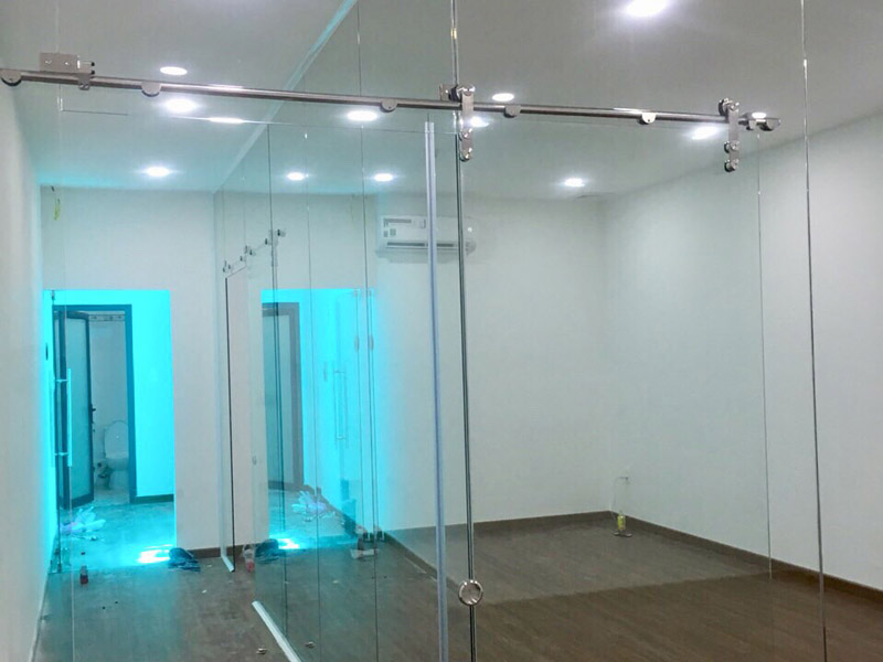Cửa kính lùa bi treo