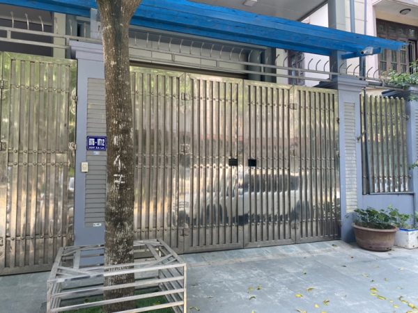 cửa sắt 4 cánh inox đẹp