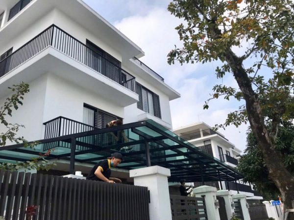 mái kính biệt thự